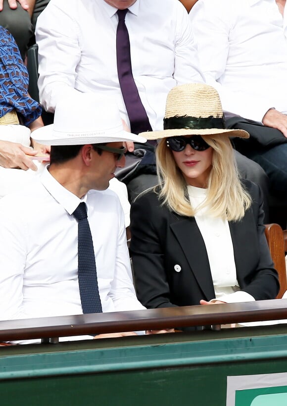 Nicole Kidman et Tony Estanguet dans les tribunes lors de la finale homme des Internationaux de Tennis de Roland-Garros à Paris, le 11 juin 2017. © Jacovides-Moreau/Bestimage