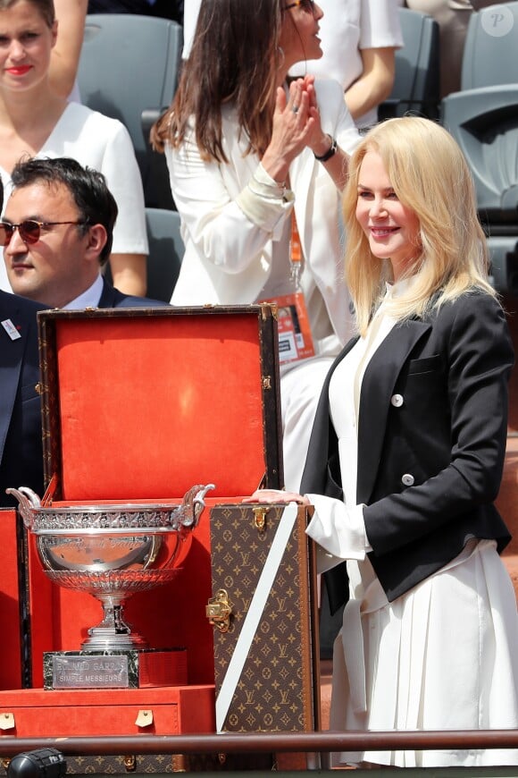 Nicole Kidman - People dans les tribunes lors de la finale homme des Internationaux de Tennis de Roland-Garros à Paris le 11 juin 2017. © Dominique Jacovides-Cyril Moreau/Bestimage