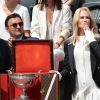 Tony Estanguet et Nicole Kidman - Personnalités dans les tribunes lors des internationaux de France de Roland Garros à Paris. Le 11 juin 2017. © Jacovides-Moreau / Bestimage