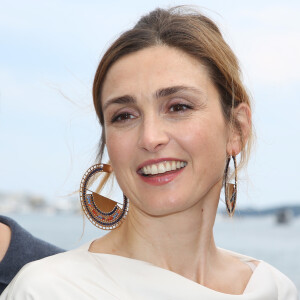 Semi-Exclusif - Julie Gayet lors d'une réunion pour un partenariat avec le Luxembourg pour la promotion du court-métrage à l'occasion du 70ème Festival International du Film de Cannes. Le 18 mai 2017 © Denis Guignebourg / Bestimage  Semi-Exclusive - For Germany Call for price - Julie Gayet during the 70th Cannes International Film Festival. On may 18th 201718/05/2017 - Cannes