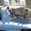 Lionel Messi et Cesc Fabregas en vacances sur un yacht avec leurs familles et des amis au large de Formentera le 12 juin 2017.