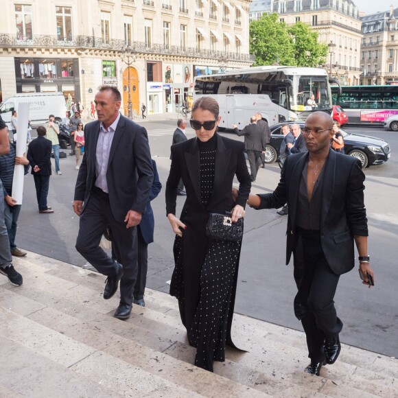 Semi Exclusif - Céline Dion et son styliste Law Roach arrivent à l'Opéra Garnier à Paris, le 13 juin 2017.