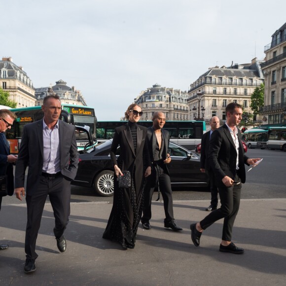Semi Exclusif - Céline Dion et son styliste Law Roach arrivent à l'Opéra Garnier à Paris, le 13 juin 2017.