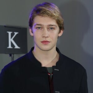 Joe Alwyn - Front Row au défilé de mode "Lanvin", collection Hommes Automne-Hiver 2017/2018 au Palais de Tokyo à Paris. Le 22 janvier 2017