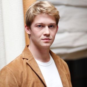 Joe Alwyn, en conférence de presse pour le film "Billy Lynn's Long Halftime Walk". Le 15 octobre 2016 au Essex House Hotel, à New York.