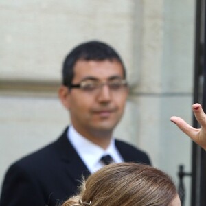 Céline Dion quitte l'hôtel Royal Monceau, à Paris, le 14 juin 2017.