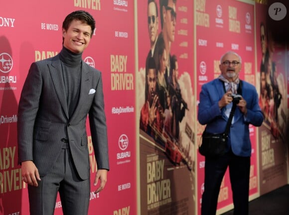 Ansel Elgort et son père - Les célébrités arrivent à la première de 'Baby Driver' à Los Angeles le 14 juin 2017.