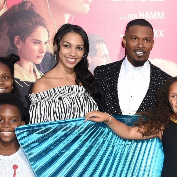 Jamie Foxx avec ses deux filles, Annalise et Corinne - Les célébrités arrivent à la première de 'Baby Driver' à Los Angeles le 14 juin 2017.