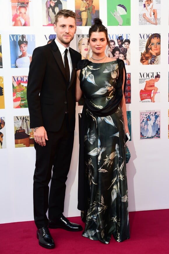 Pixie Geldof et son compagnon George Barnett au dîner de gala de la soirée "The Vogue 100" organisé dans les jardins de Kensington à Londres le 23 mai 2016