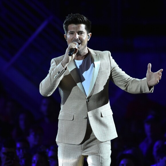 Exclusif - Vincent Niclo en pleine prestation lors de l'émission "La chanson de l'année fête la musique" dans les arènes de Nîmes, diffusée en direct sur TF1 le 17 juin 2017 et présentée par Nikos Aliagas. © Bruno Bebert/Bestimage