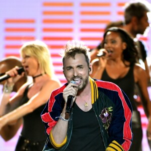 Exclusif - Christophe Willem en pleine prestation lors de l'émission "La chanson de l'année fête la musique" dans les arènes de Nîmes, diffusée en direct sur TF1 le 17 juin 2017. © Bruno Bebert/Bestimage