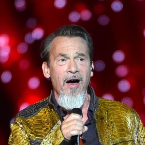 Exclusif - Florent Pagny sur la scène de l'émission "La chanson de l'année fête la musique" dans les arènes de Nîmes, diffusée en direct sur TF1 le 17 juin 2017. © Bruno Bebert/Bestimage