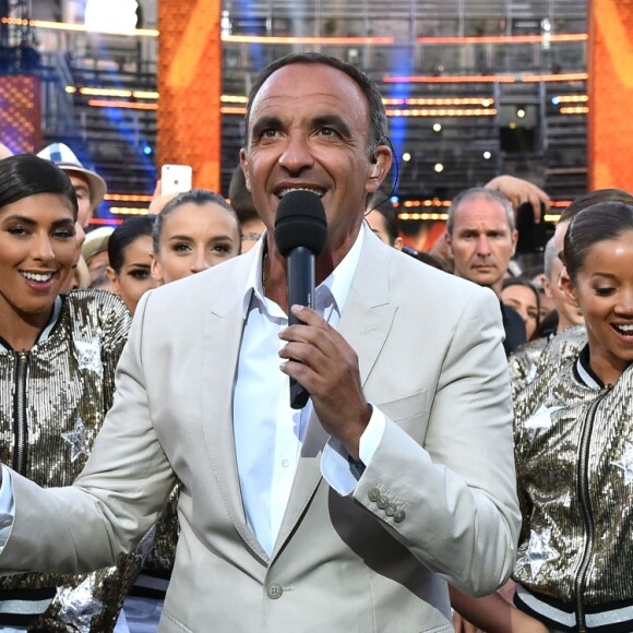 Exclusif - Nikos Aliagas anime l'émission "La chanson de l'année fête la musique" dans les arènes de Nîmes, diffusée en direct sur TF1 le 17 juin 2017. © Bruno Bebert/Bestimage