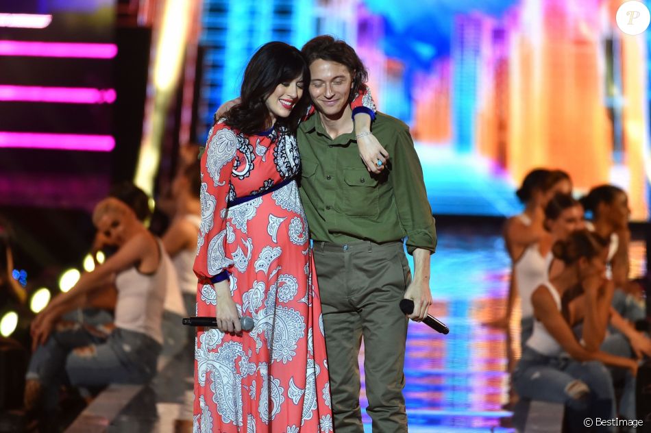 Exclusif Nolwenn Leroy Enceinte Et Le Chanteur Raphael Emission La Chanson De L Annee Fete La Musique Dans Les Arenes De Nimes Diffusee En Direct Sur Tf1 L Purepeople