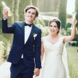Antoine Griezmann partage une photo de son mariage avec Erika Choeprena sur ses réseaux sociaux le 19 juin 2017.