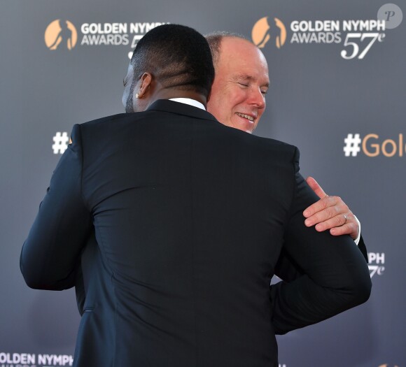 Le prince Albert II de Monaco et 50 Cent - Clôture du 57ème Festival de télévision de Monte-Carlo au Grimaldi Forum à Monaco, le 20 juin 2017. © Bruno Bebert/Bestimage