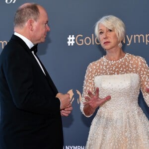 Le prince Albert II de Monaco et Helen Mirren - Clôture du 57ème Festival de télévision de Monte-Carlo au Grimaldi Forum à Monaco, le 20 juin 2017. © Bruno Bebert/Bestimage