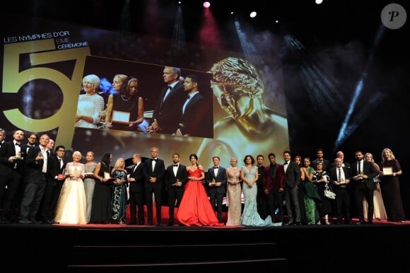 Le prince Albert II de Monaco pose avec l'ensemble des récompensés - Clôture du 57ème Festival de télévision de Monte-Carlo au Grimaldi Forum à Monaco, le 20 juin 2017. © Bruno Bebert/Bestimage