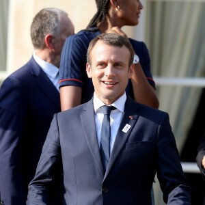 Le président de la République Emmanuel Macron et sa femme Brigitte Macron (Trogneux) reçoivent l'équipe de football féminine de l'Olympique lyonnais (qui a remporté la ligue des Champions) au Palais de l'Elysée à Paris, le 20 juin 2017. © Dominique Jacovides/Bestimage