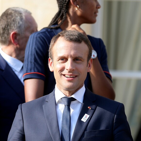 Le président de la République Emmanuel Macron et sa femme Brigitte Macron (Trogneux) reçoivent l'équipe de football féminine de l'Olympique lyonnais (qui a remporté la ligue des Champions) au Palais de l'Elysée à Paris, le 20 juin 2017. © Dominique Jacovides/Bestimage