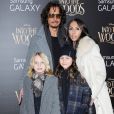 Chris Cornell, sa femme Vicky Karayiannis et leurs enfants Christopher Nicholas et Toni en décembre 2014 à New York pour l'avant-première d'Into the Woods.