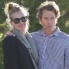 Julia Roberts, souriante et détendue, avec son mari Daniel Moder quittent les urgences d'un centre médical de Malibu le 13 mai 2017.