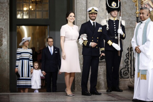 Le prince Carl Philip et la princesse Sofia de Suède, en robe HUgo Boss quelques jours après avoir accouché du prince Alexander, lors du Te Deum célébré le 30 avril 2016 à Stockholm pour le 70e anniversaire du roi Carl XVI Gustaf de Suède.