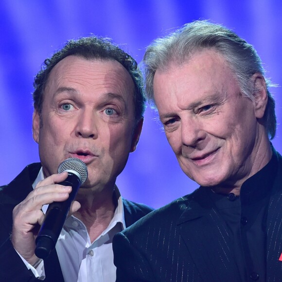 Exclusif - Julien Lepers et Herbert Léonard - Enregistrement de l'émission "La Télé Chante Pour le Sidaction" aux théâtre des Folies Bergère à Paris.