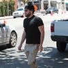 Exclusif - Jonah Hill dans les rues de Los Angeles avec des lunettes de soleil et un bonnet sur la tête Le 13 mai 2017