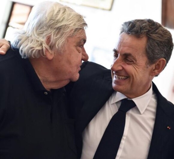 Nicolas Sarkozy rend hommage à Louis Nicollin sur les réseaux sociaux, décédé d'une crise cardiaque à l'âge de 74 ans le 29 juin 2017.