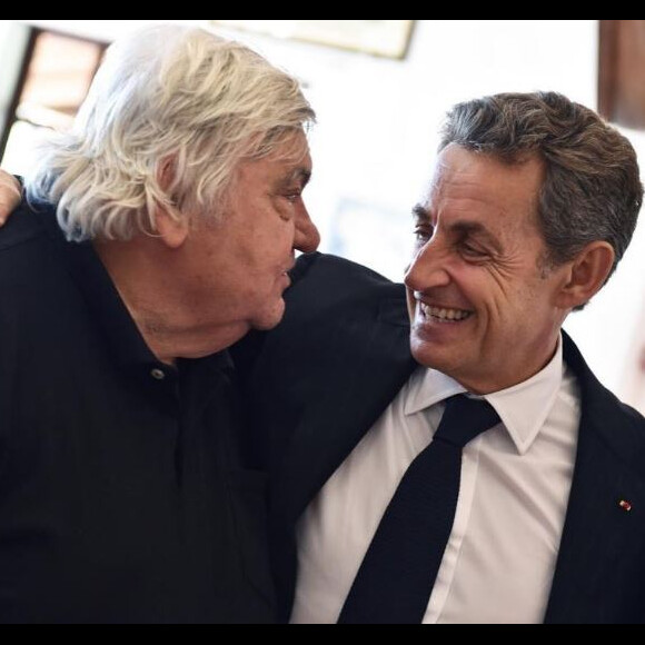 Nicolas Sarkozy rend hommage à Louis Nicollin sur les réseaux sociaux, décédé d'une crise cardiaque à l'âge de 74 ans le 29 juin 2017.