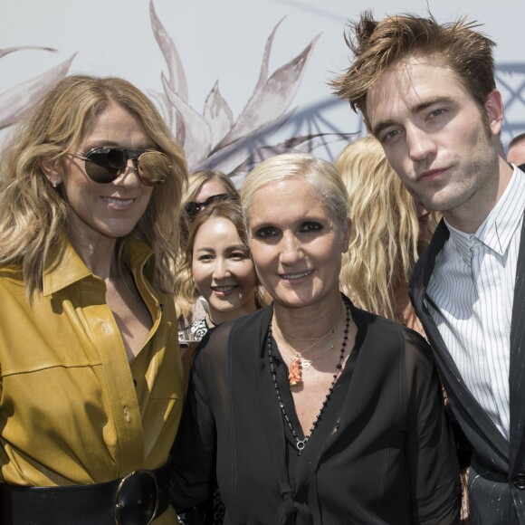 Céline Dion, la designer Maria Grazia Chiuri et Robert Pattinson en backstage du défilé de mode Haute-Couture automne-hiver 2017/2018 "Christian Dior" à l'Hôtel des Invalides à Paris, le 3 juillet 2017 © Olivier Borde/Bestimage  People on backstage during Christian Dior fashion Haute-Couture Fall/Winter 2017/2018 at the Hôtel des Invalides in Paris, on July 3 201703/07/2017 - 