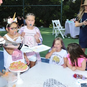 Tori Spelling fête le 9e anniversaire de sa fille Stella, sur le thème licorne, à Los Angeles, le 1er juillet 2017