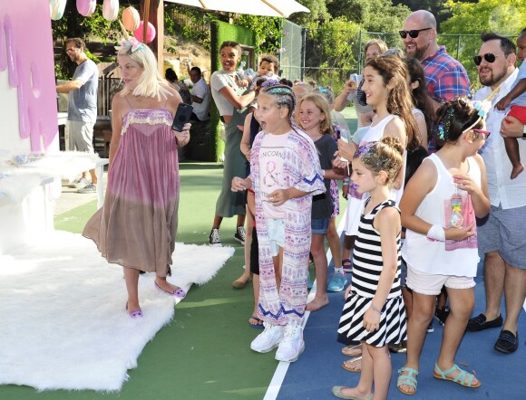 Tori Spelling fête le 9e anniversaire de sa fille Stella, sur le thème licorne, à Los Angeles, le 1er juillet 2017
