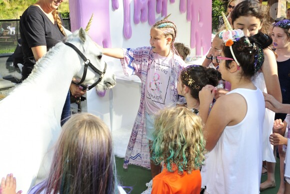 Tori Spelling fête le 9e anniversaire de sa fille Stella, sur le thème licorne, à Los Angeles, le 1er juillet 2017