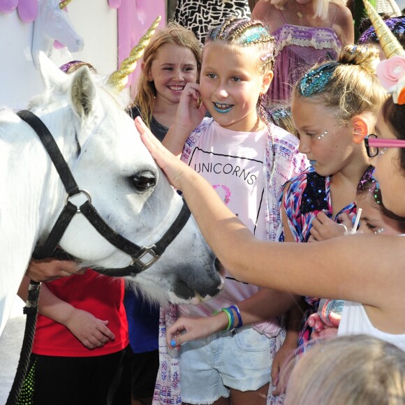 Tori Spelling fête le 9e anniversaire de sa fille Stella, sur le thème licorne, à Los Angeles, le 1er juillet 2017