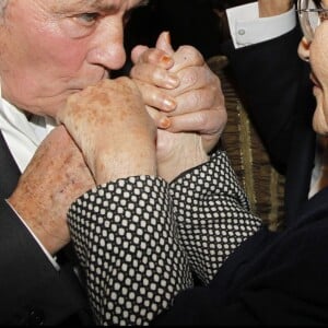 ALAIN DELON, SIMONE VEIL - SOIREE AU CAFE DE FLORE A L'OCCASION DU 20EME ANNIVERSAIRE DE "LA REGLE DU JEU" A PARIS 30/11/2010 - Paris