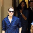 Céline Dion quitte l'hôtel Royal Monceau à Paris le 4 juillet 2017.