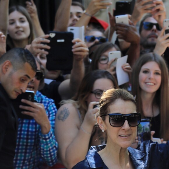 Céline Dion quitte l'hôtel Royal Monceau à Paris le 4 juillet 2017.