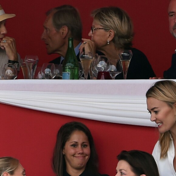 Semi-Exclusif - Matilde Borromeo, Charlotte Casiraghi, la princesse Caroline de Hanovre, Marta Ortega, Dimitri Rassam et Carlos Torretta le 24 juin 2017 à la soirée de gala du Jumping de Monaco, étape du Longines Global Champions Tour. © Bruno Bebert / Bestimage