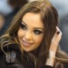 Nabilla Benattia (pour son livre "Trop Vite") en visite au 32ème Salon du Livre à la Porte de Versailles à Paris, le 25 mars 2017.