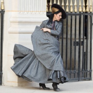 Semi-exclusif - Céline Dion danse le flamenco lors d'un shooting pour Vogue dans les jardins du Palais-Royal, à Paris, le 6 juillet 2017.