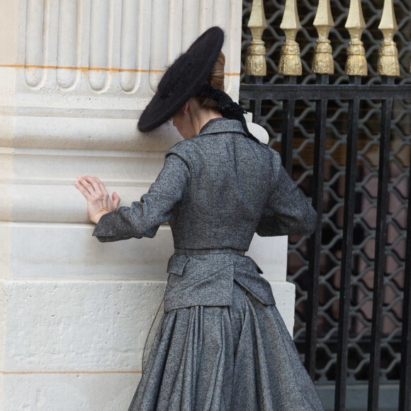 Semi-exclusif - Céline Dion danse le flamenco lors d'un shooting pour Vogue dans les jardins du Palais-Royal, à Paris, le 6 juillet 2017.