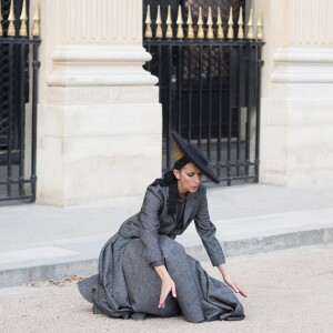 Semi-exclusif - Céline Dion danse le flamenco lors d'un shooting pour Vogue dans les jardins du Palais-Royal, à Paris, le 6 juillet 2017.