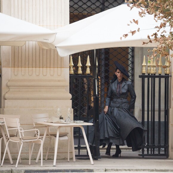 Semi-exclusif - Céline Dion danse le flamenco lors d'un shooting pour Vogue dans les jardins du Palais-Royal, à Paris, le 6 juillet 2017.