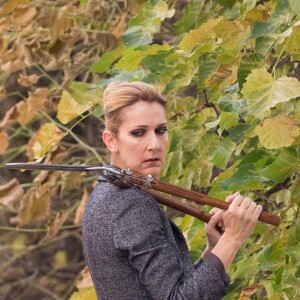 Semi-exclusif - La chanteuse Céline Dion danse le flamenco lors d'un shooting pour Vogue dans les jardins du Palais-Royal, à Paris, le 6 juillet 2017.