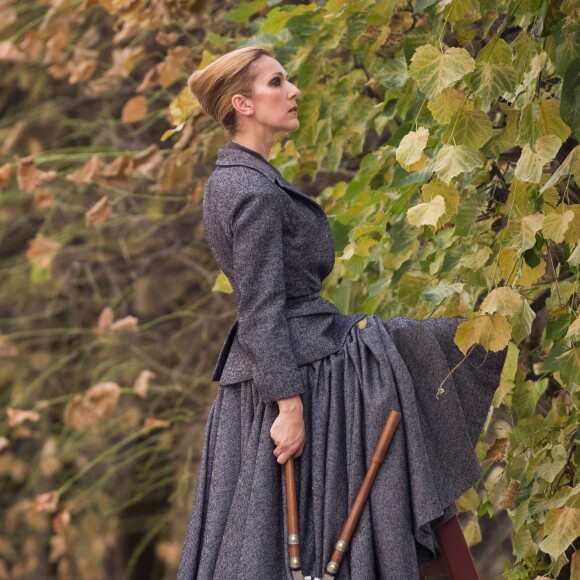 Semi-exclusif - Céline Dion danse le flamenco lors d'un shooting pour Vogue dans les jardins du Palais-Royal, à Paris, le 6 juillet 2017.
