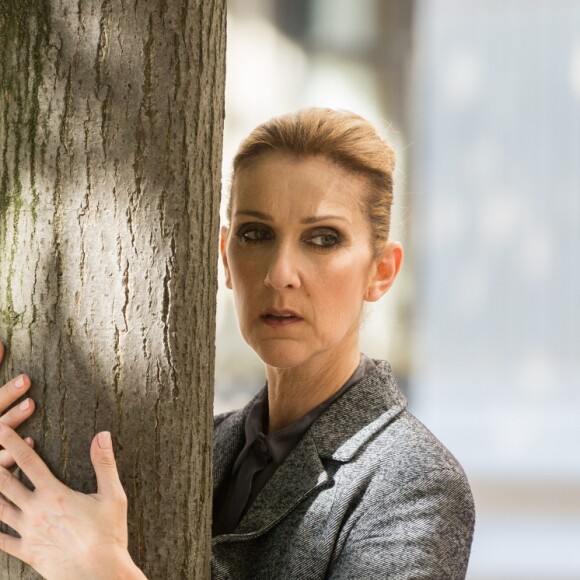 Semi-exclusif - Céline Dion danse le flamenco lors d'un shooting pour Vogue dans les jardins du Palais-Royal, à Paris, le 6 juillet 2017.