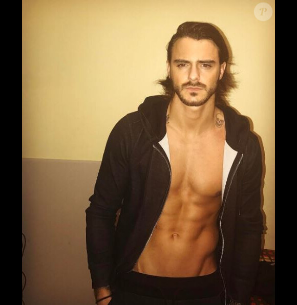 Benjamin Samat (Les Princes et Princesses de l'amour) a dévoilé le visage de son frère Jérémy sur les réseaux sociaux.