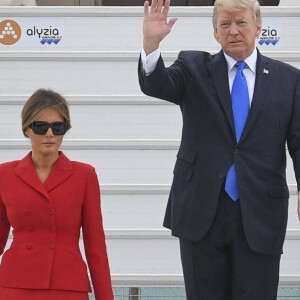 Le président américain Donald J. Trump et sa femme Melania arrivent à bord d'Air Force One sur le tarmac de l'aéroport d'Orly, le 13 juillet 2017. © Pierre Perusseau/Bestimage